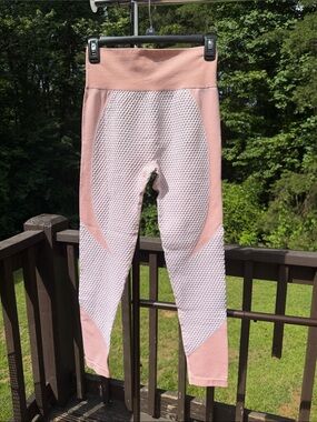 Peach contour leggings